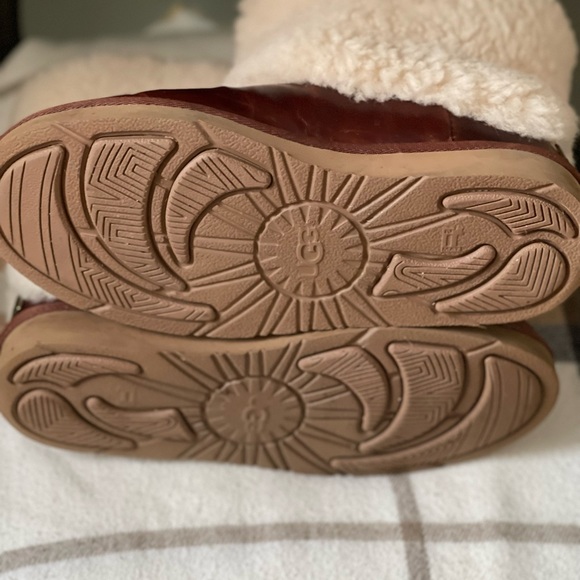 Women’s UGG boots - Picture 5 of 8